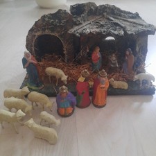 Weihnachtsgrippe mit Figuren