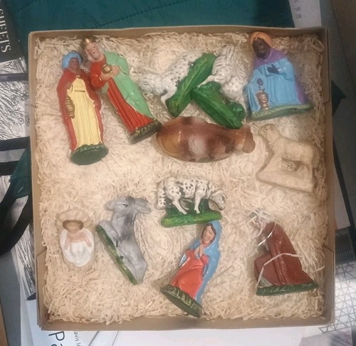 Sehr alte krippenfiguren - sehr,