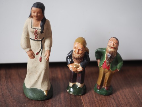 Drei alte masse figuren - drei,
