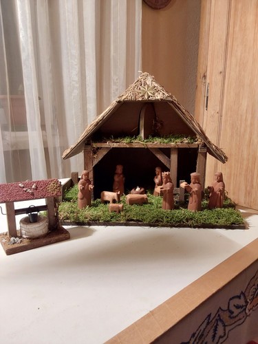 Alte weihnachtskrippe aus holz - alte,